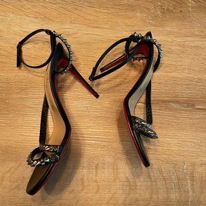 Christian Louboutin
Mafaldina Spikes Sandal Size: 10.5 (USA)40.5 Black & Silver